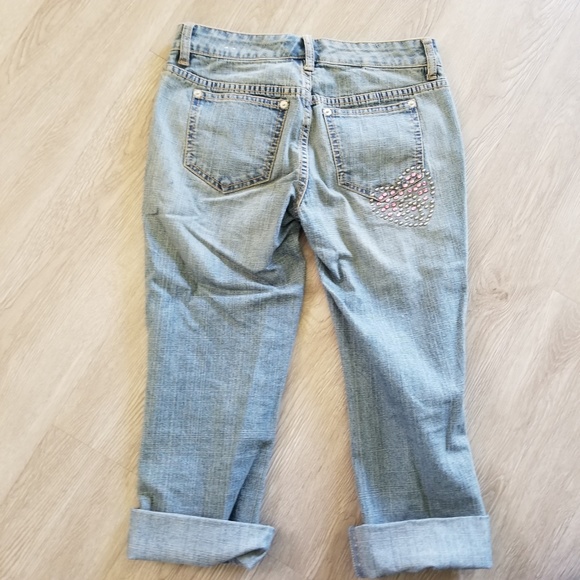 Capri's - Picture 4 of 4